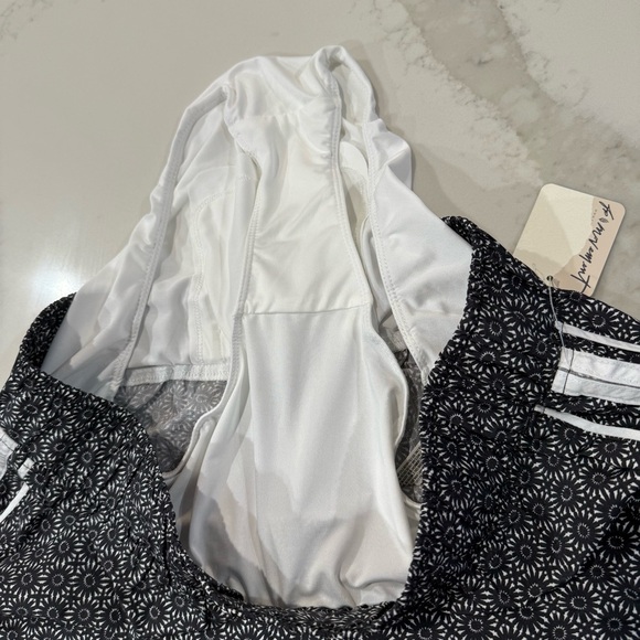 Free People Movement NWT Varsity Blues Printed Shorts Women’s Large Black/White - Picture 7 of 10